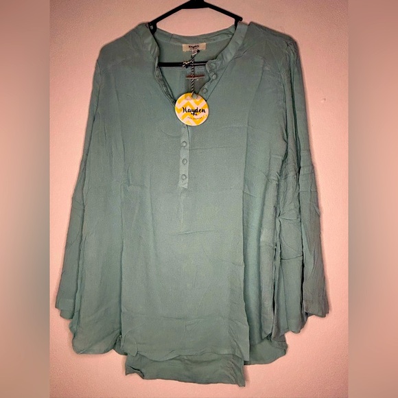 Hayden Tops - Hayden Women's Mint Green Top Size Large